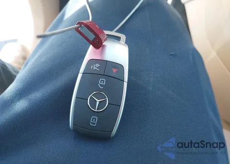 2020 Mercedes-Benz Glc 300 z USA, uszkodzony, nr VIN WDC0G8DB0LF717340